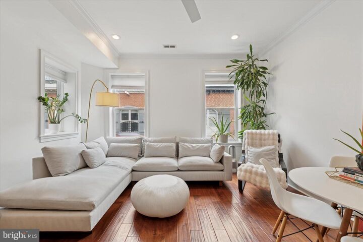 Property Photo: 327 S 17th Street 00 2R PA 19103