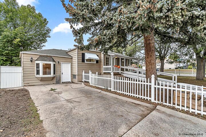 Property Photo: 2122 Morrie Ave WY 82001