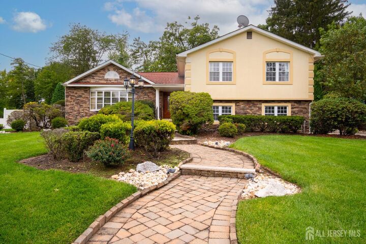 36 Clive Hills Road  Edison NJ 08820 photo