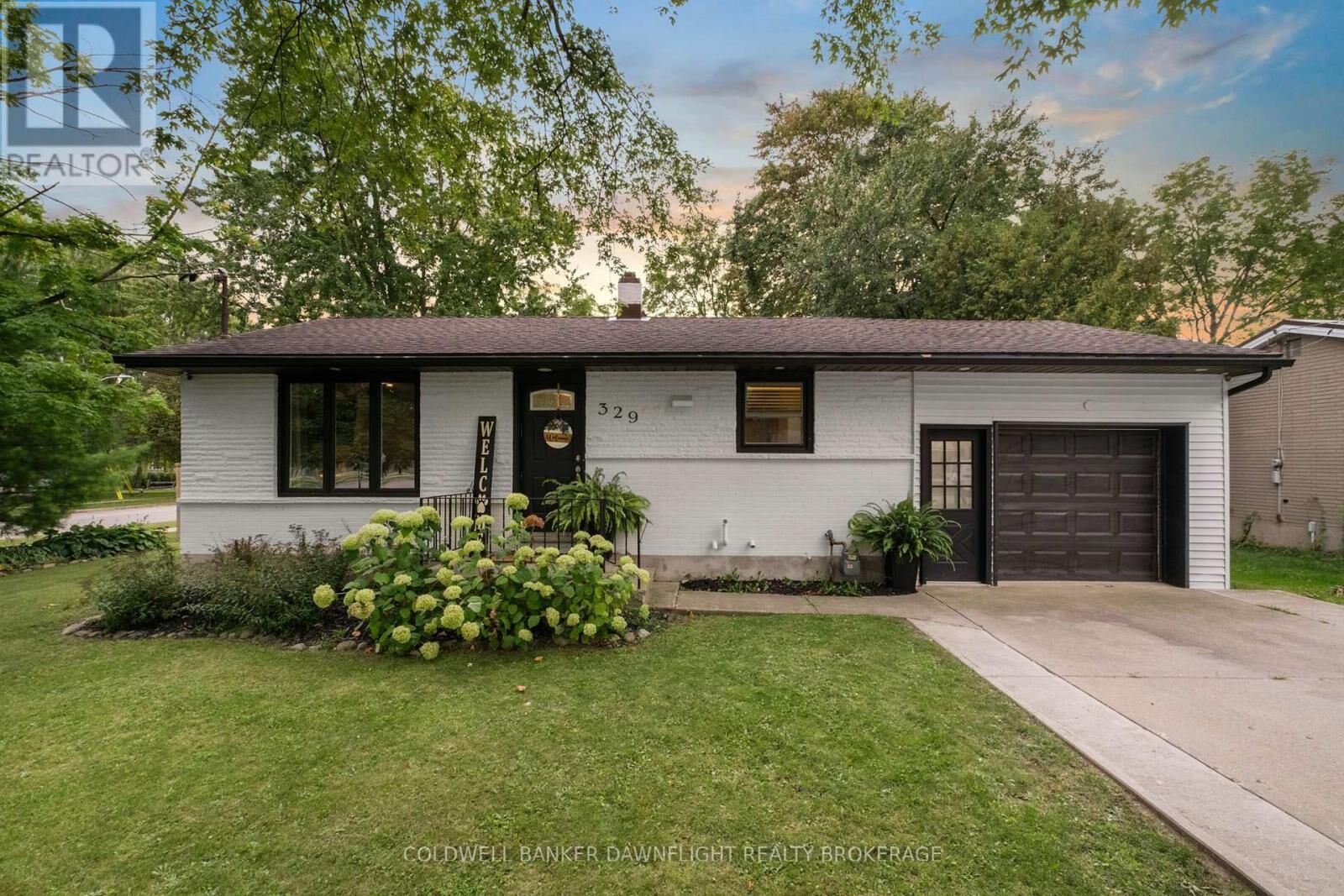 Property Photo:  329 Marlborough Street  ON N0M 1S2 