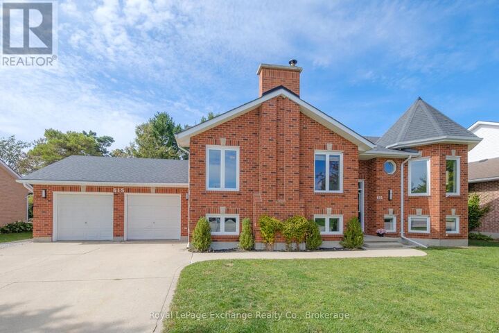 Property Photo:  615 Lynden Crescent  ON N2Z 3A9 