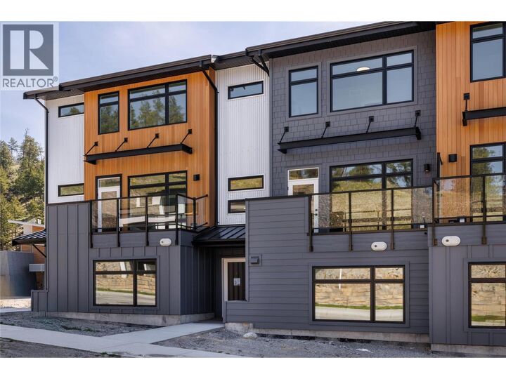 Property Photo: 3425 Hilltown Drive 2 BC V1V 2B5