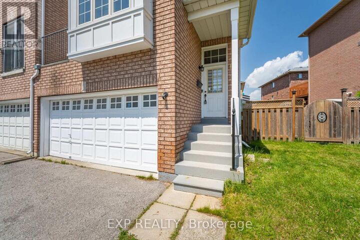 Property Photo:  10 Seton Park Road  ON M3C 3Z6 