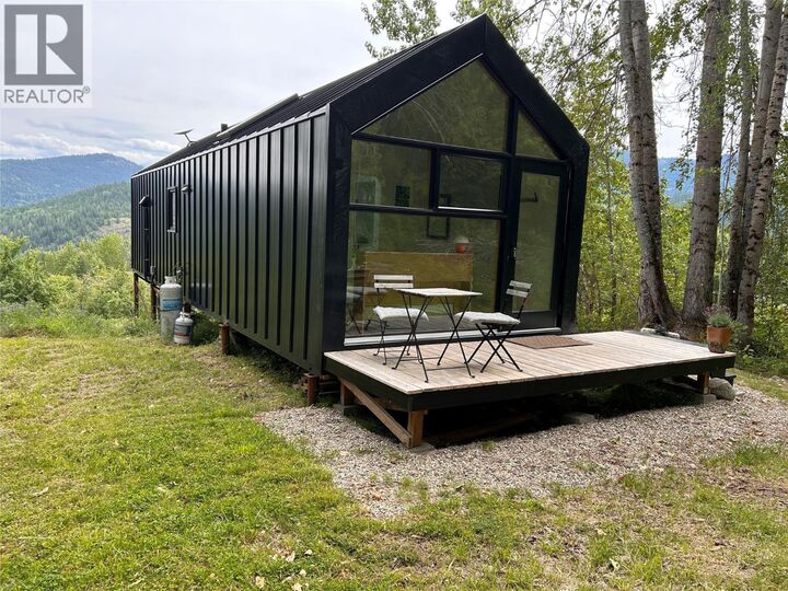 Photo de la propriété:  2715 3B Highway  BC V0G 1Y0 