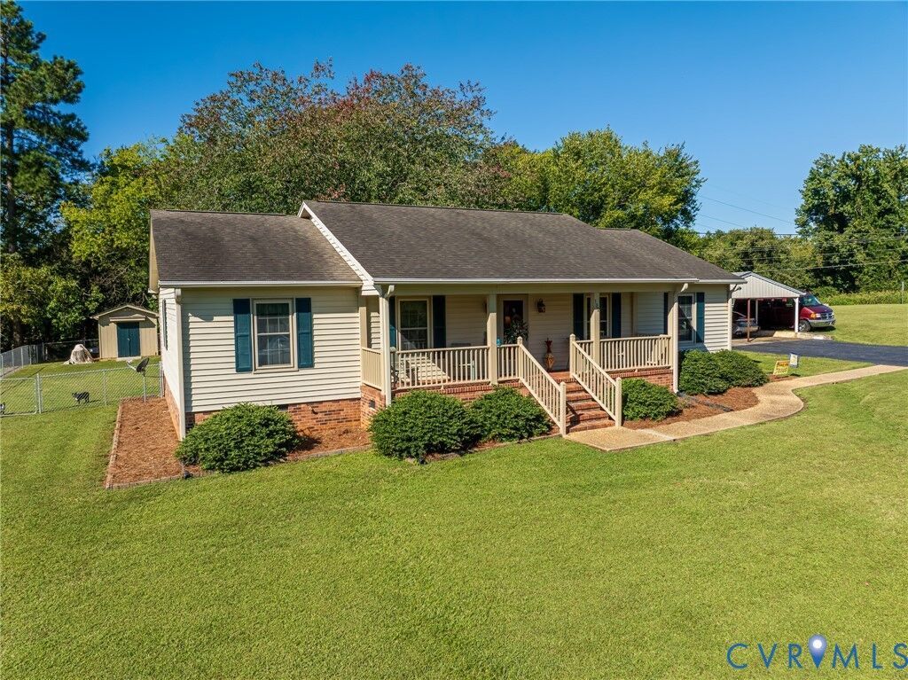 Property Photo:  102 Hawkins Street 102  VA 23927 