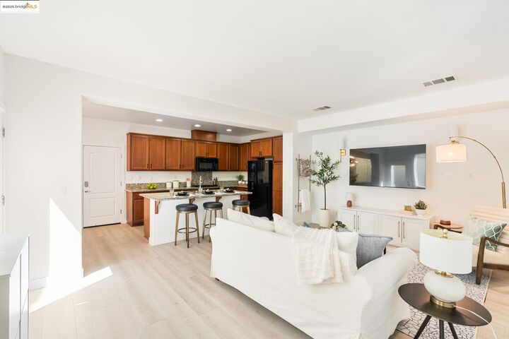 Property Photo: 2564 Anchorage Pl CA 94545