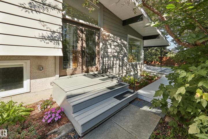 4063 Aspen Drive NW  Edmonton AB T6J 2A7 photo