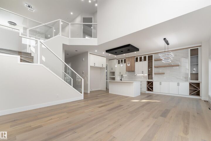 Property Photo:  7043 Kiviaq Crescent SW  AB T6W 5R2 