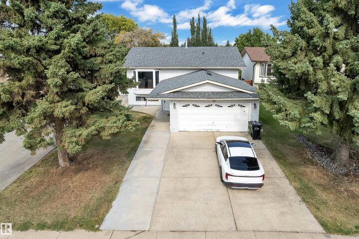 Property Photo:  3516 19 Avenue NW  AB T6L 2Z9 