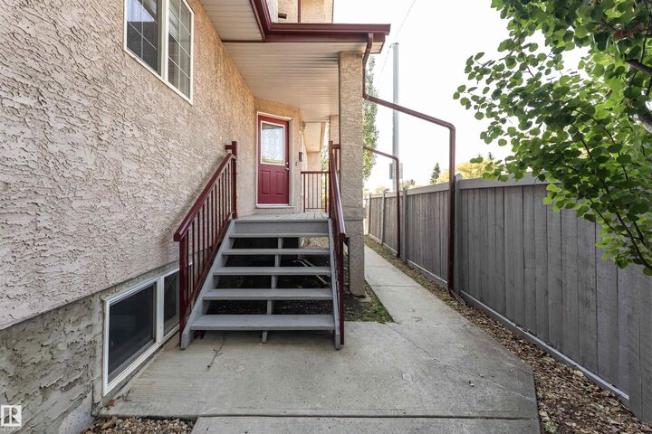 Property Photo:  6511 109 Street NW  AB T6H 3B5 
