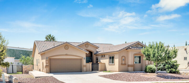 Property Photo: 504 Valley Plum Ave TX 79932