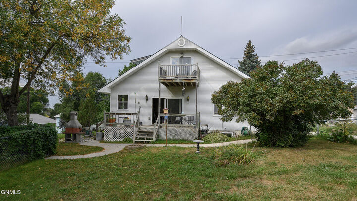 Property Photo:  512 21st Street  ND 58501 