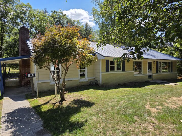 1166 Court Street N  Lewisburg WV 24901 photo