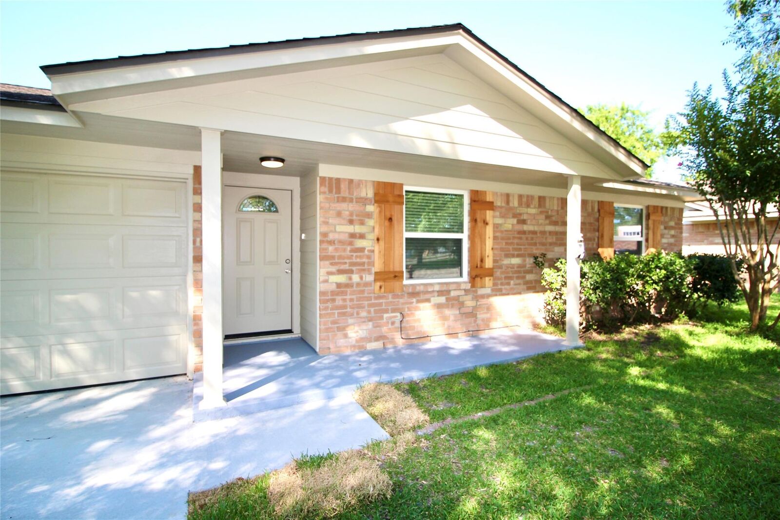 Property Photo:  405 Morningside Drive  TX 77546 