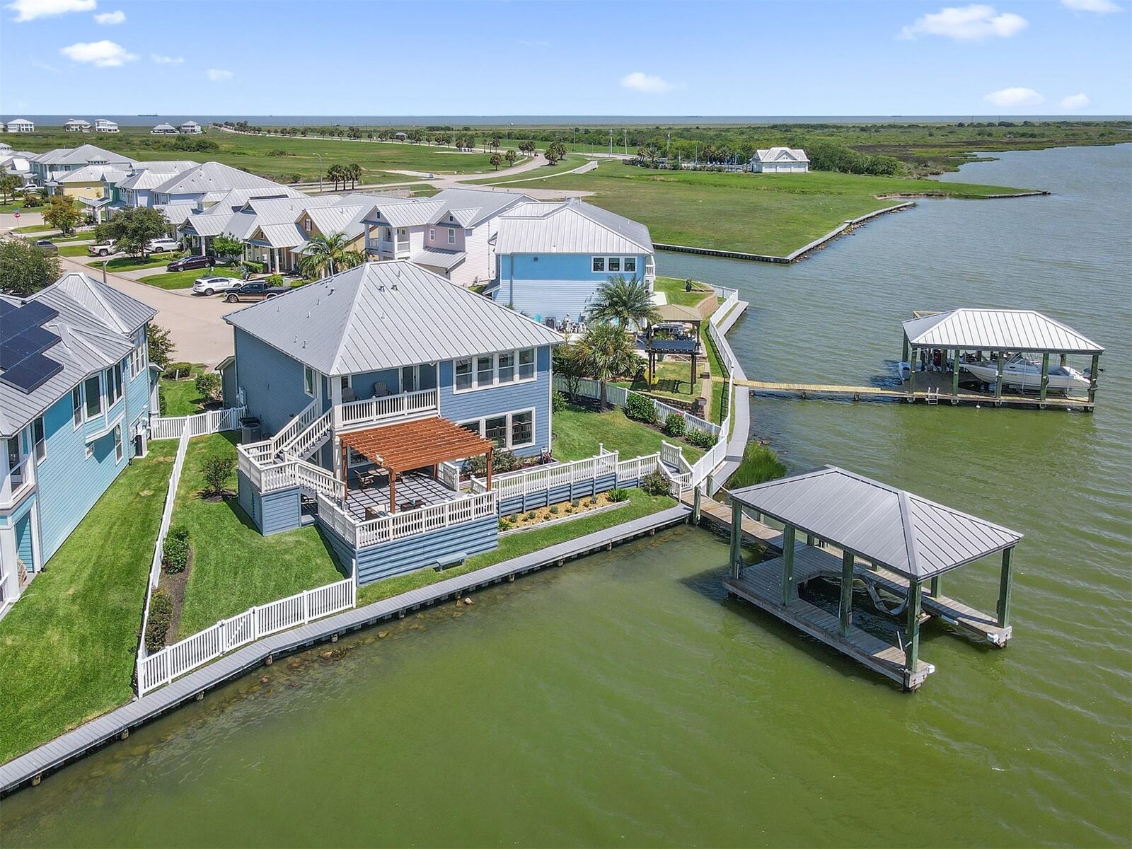 Property Photo:  5000 Brigantine Cay Court  TX 77590 