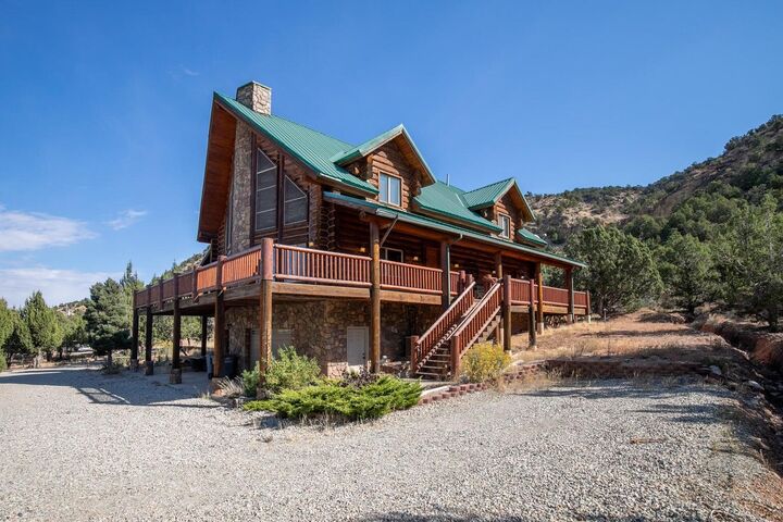 Property Photo: 4002 E 80 S UT 84757