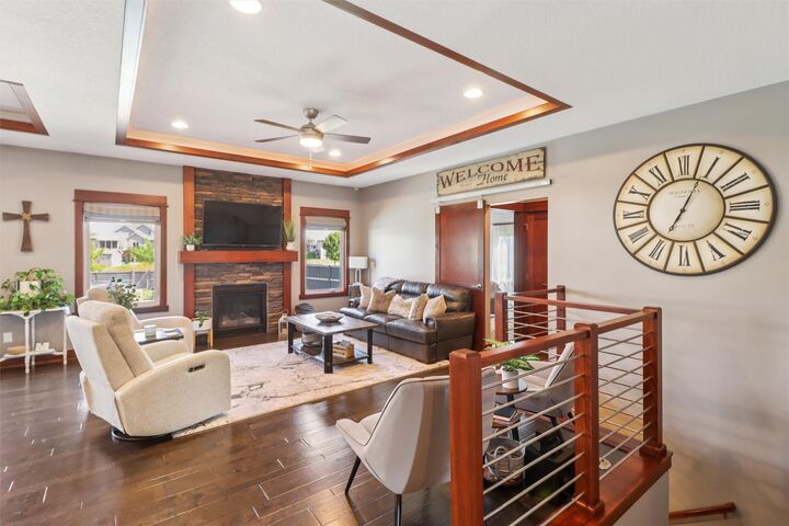 Property Photo:  1825 Falcon Drive  IA 50226 