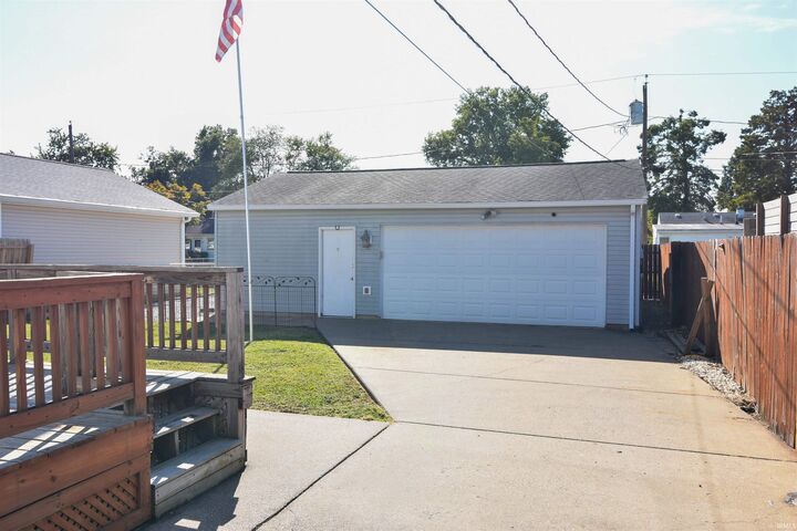 Property Photo:  912 N Spring Street  IN 47711 