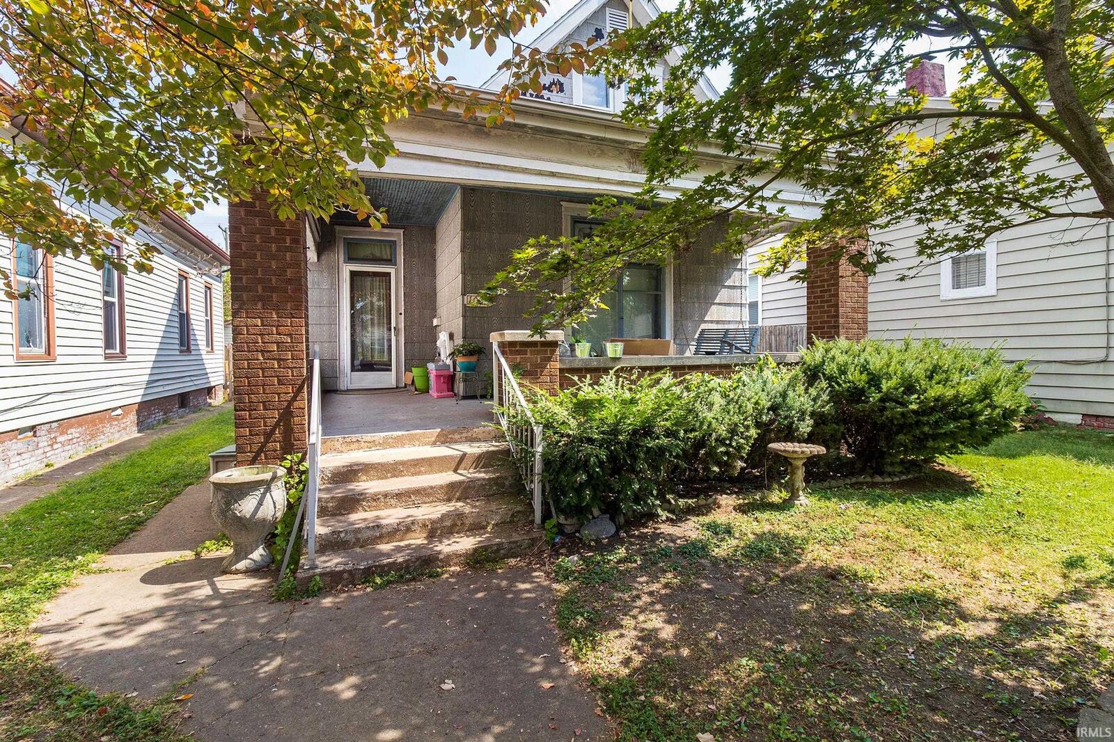 Property Photo:  1021 N Second Avenue  IN 47710 