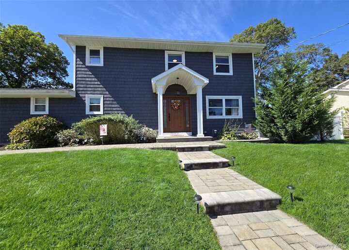 71 Mary Avenue  Ronkonkoma NY 11779 photo