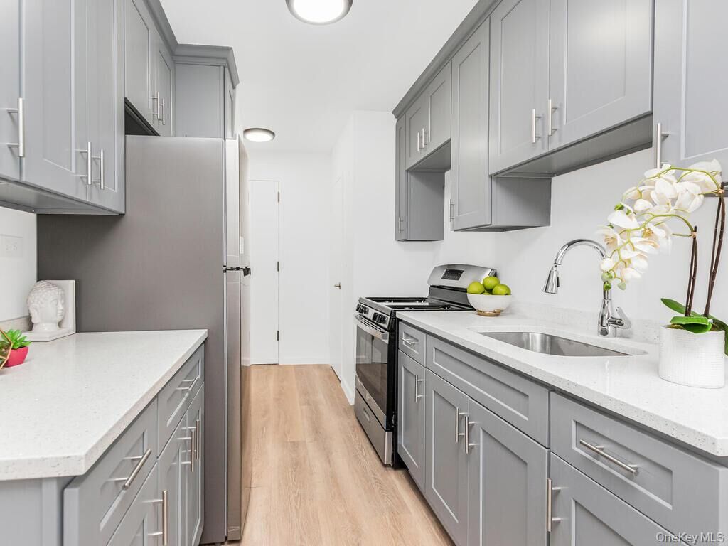 Property Photo:  1966 Newbold 1510  NY 10472 