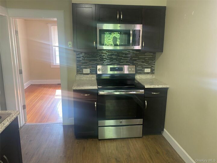 Property Photo:  378 Elwood Avenue 2  NY 10532 