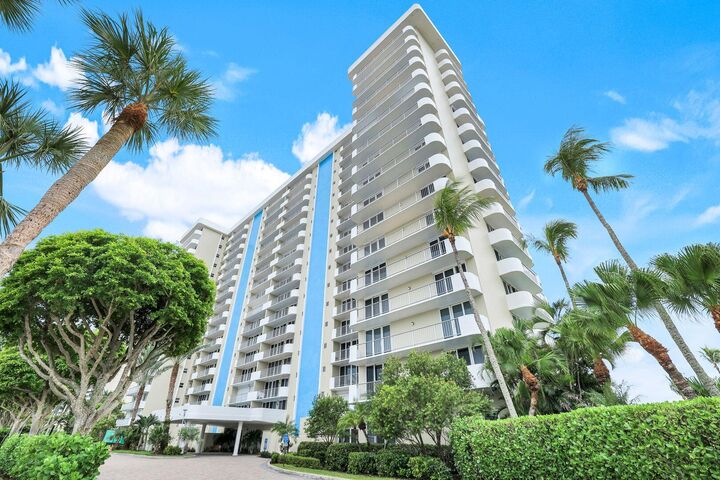 Property Photo:  140 Seaview Court 204S  FL 34145 