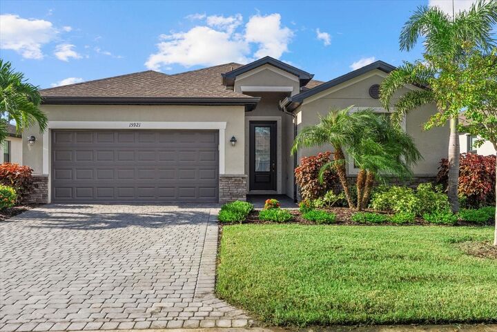 Property Photo:  15921 Honeysuckle Street  FL 33953 