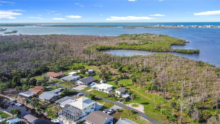 Property Photo:  2060 S Pine Street  FL 34224 