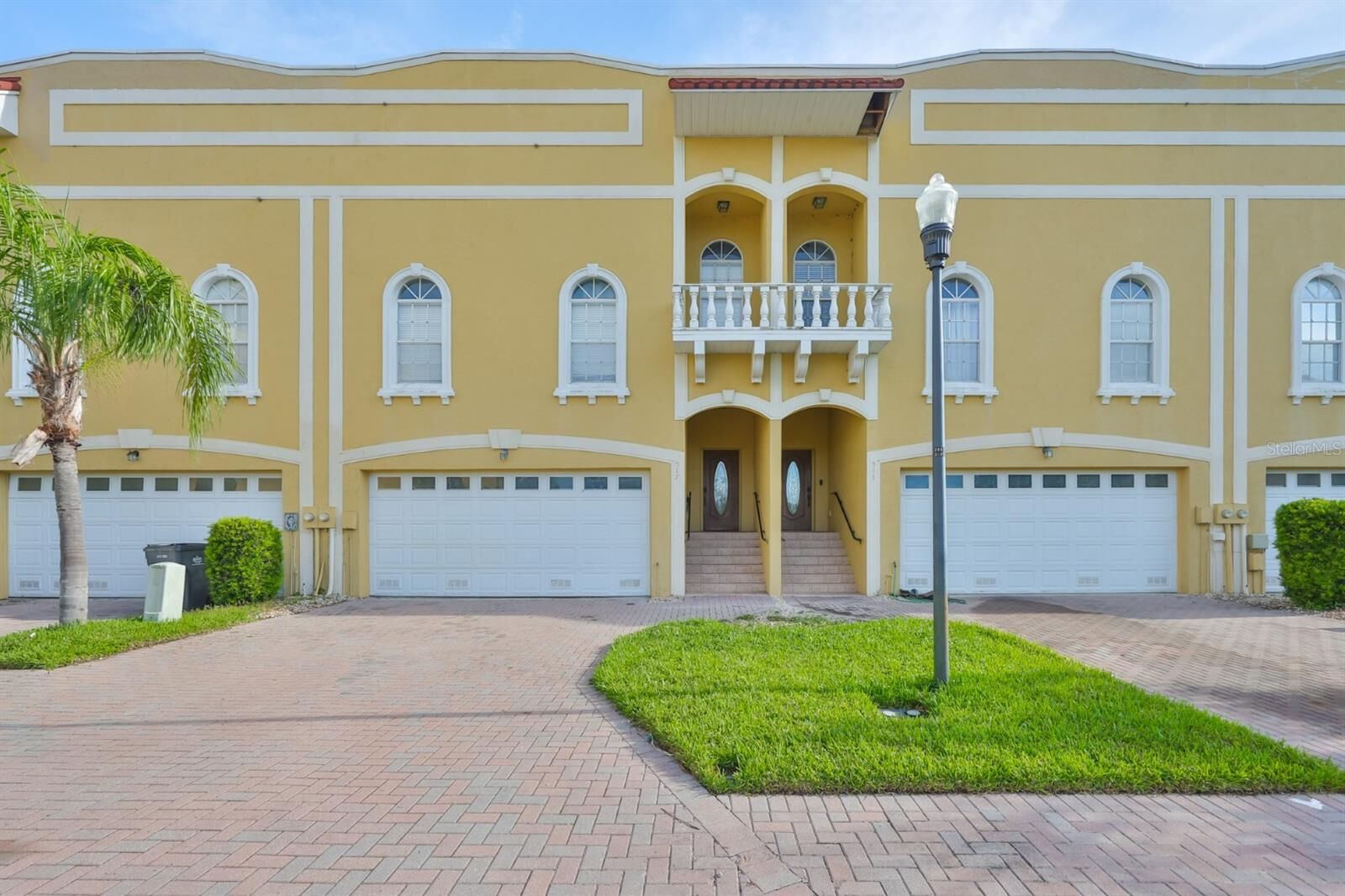 Property Photo: 517 Villa Treviso Court FL 33572