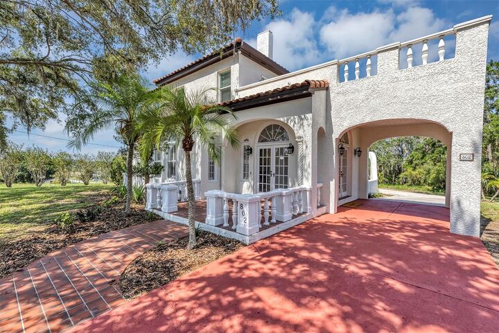 Property Photo:  802 S 10th Street  FL 33844 