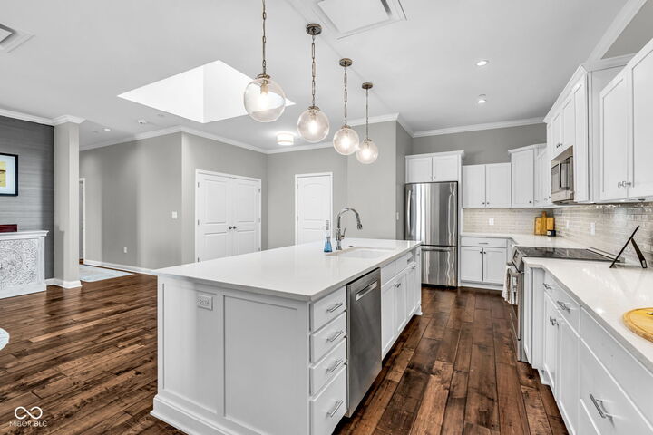 Property Photo:  720 S Rangeline Road 703  IN 46032 