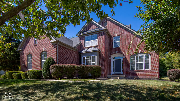 Property Photo: 10611 Proposal Pointe Way IN 46040