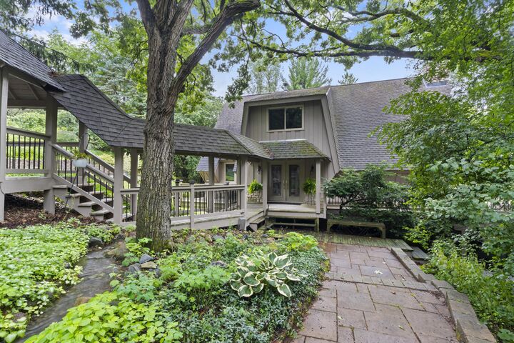 Property Photo: 412 S Taliesin Rd WI 53183
