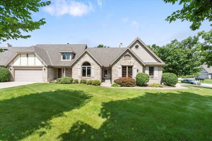 640 Machenry Cir C  Brookfield WI 53045 photo