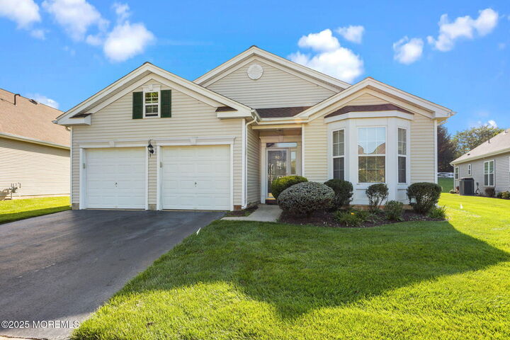 Property Photo:  90 Minuteman Circle  NJ 08501