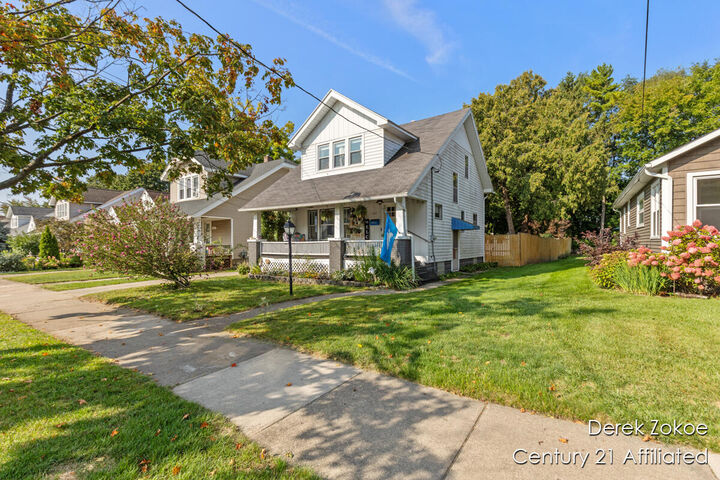 Property Photo:  1435 Pine Avenue NW  MI 49504 