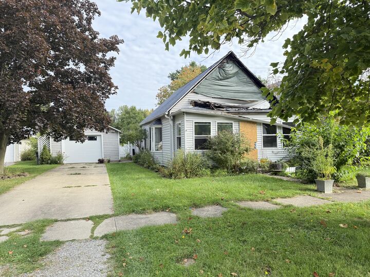207 E Beech Street  Three Oaks MI 49128 photo
