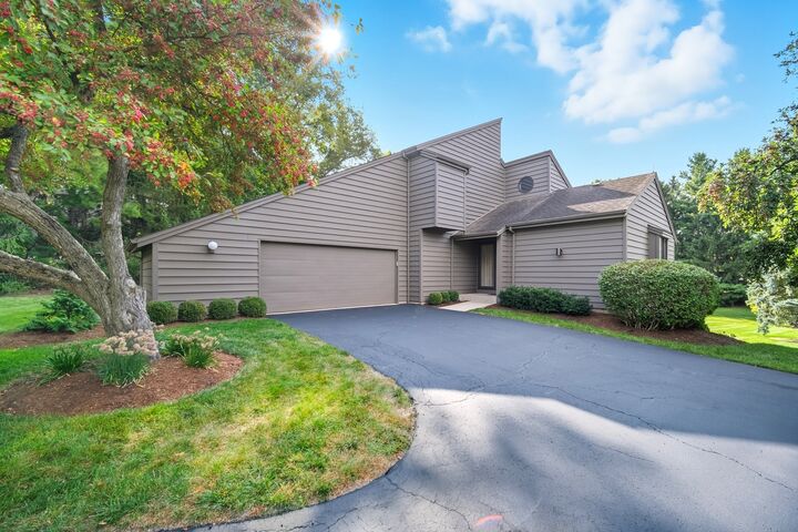 Property Photo:  5N373 Glen Oak Lane  IL 60175 