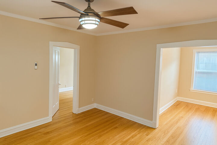 Property Photo: 6638 S Greenwood Avenue 2B IL 60637
