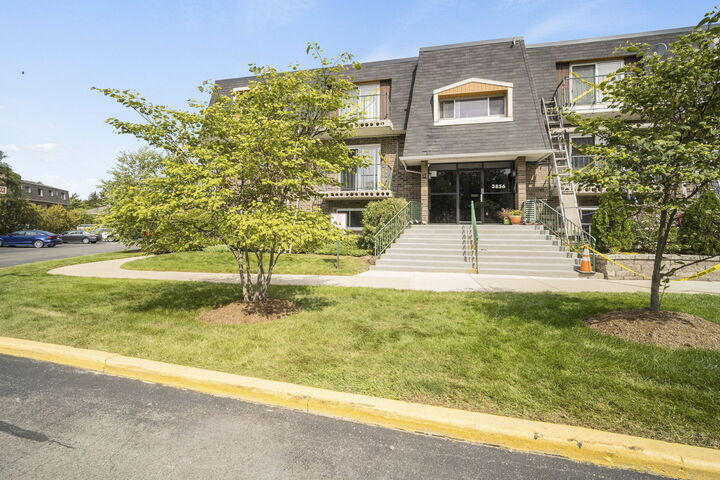 Property Photo: 3856 S Parkway Drive 2A IL 60062