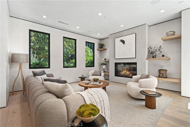 Property Photo:  315 Veteran Ave  CA 90024 