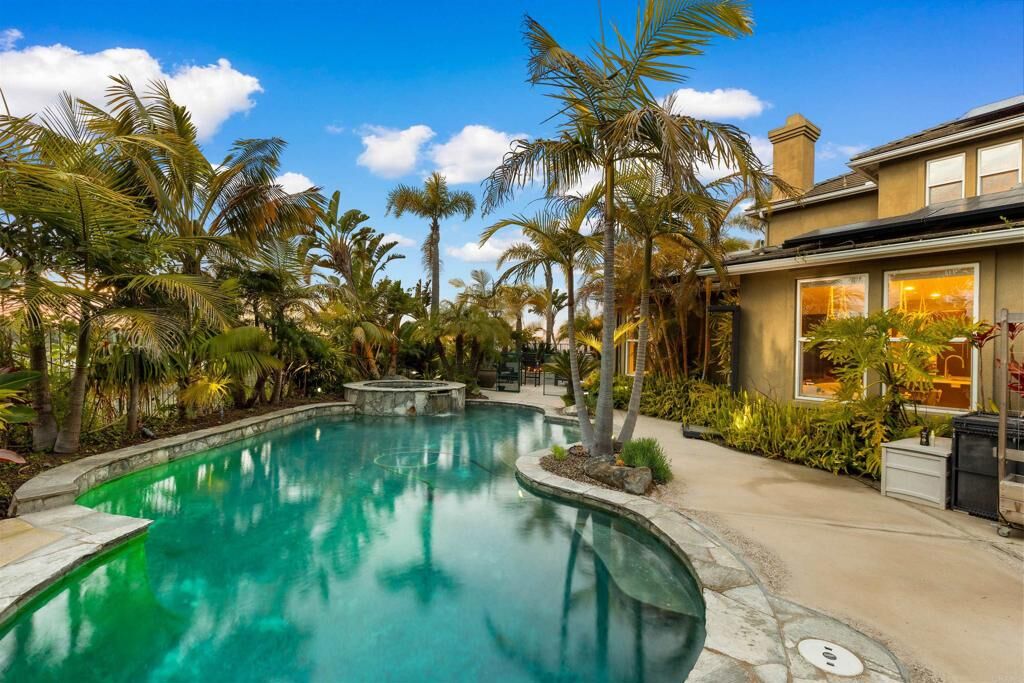 Property Photo:  6497 Wayfinders Court  CA 92011 