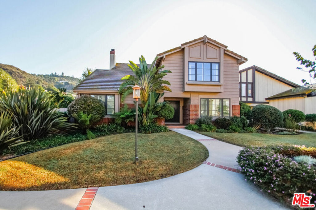Property Photo:  1345 Avenida De Cortez  CA 90272