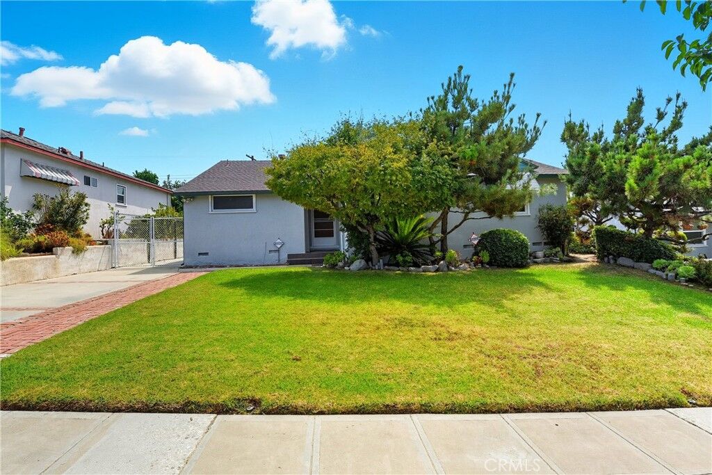 Property Photo:  812 Uclan Drive  CA 91504 