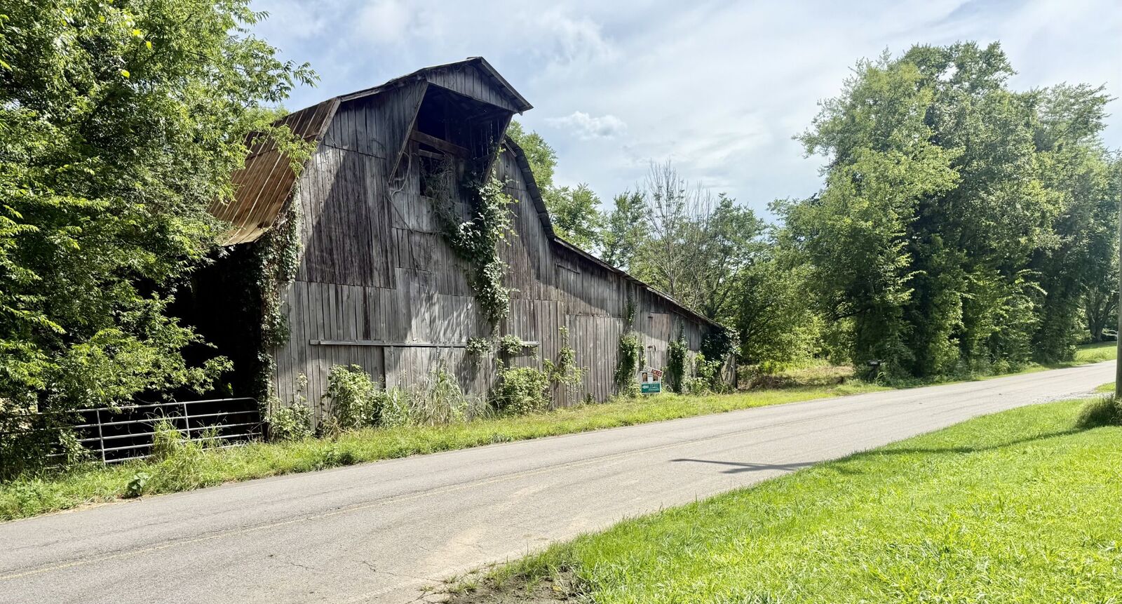 Property Photo:  6866 Greenvale Rd  TN 37184 