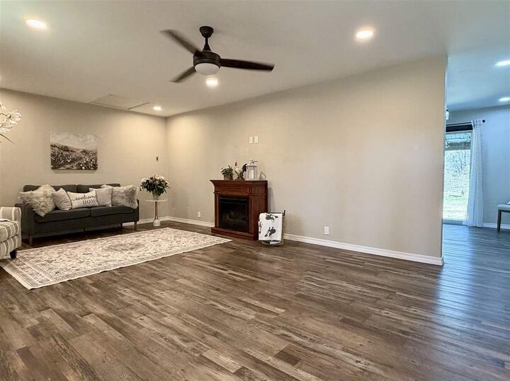 Property Photo: 1300 S E Street OK 74631