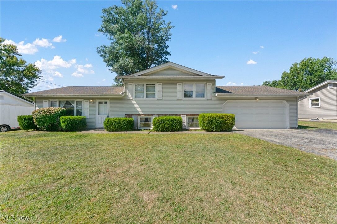 Property Photo:  3658 Johnson Farm Drive  OH 44406 