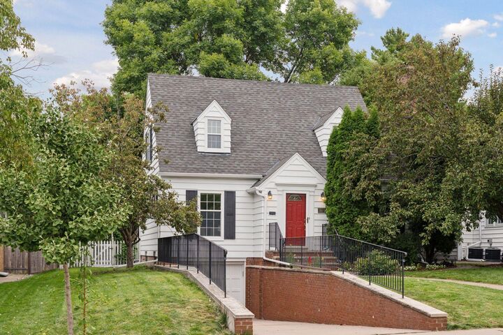 1919 Highland Parkway  Saint Paul MN 55116 photo