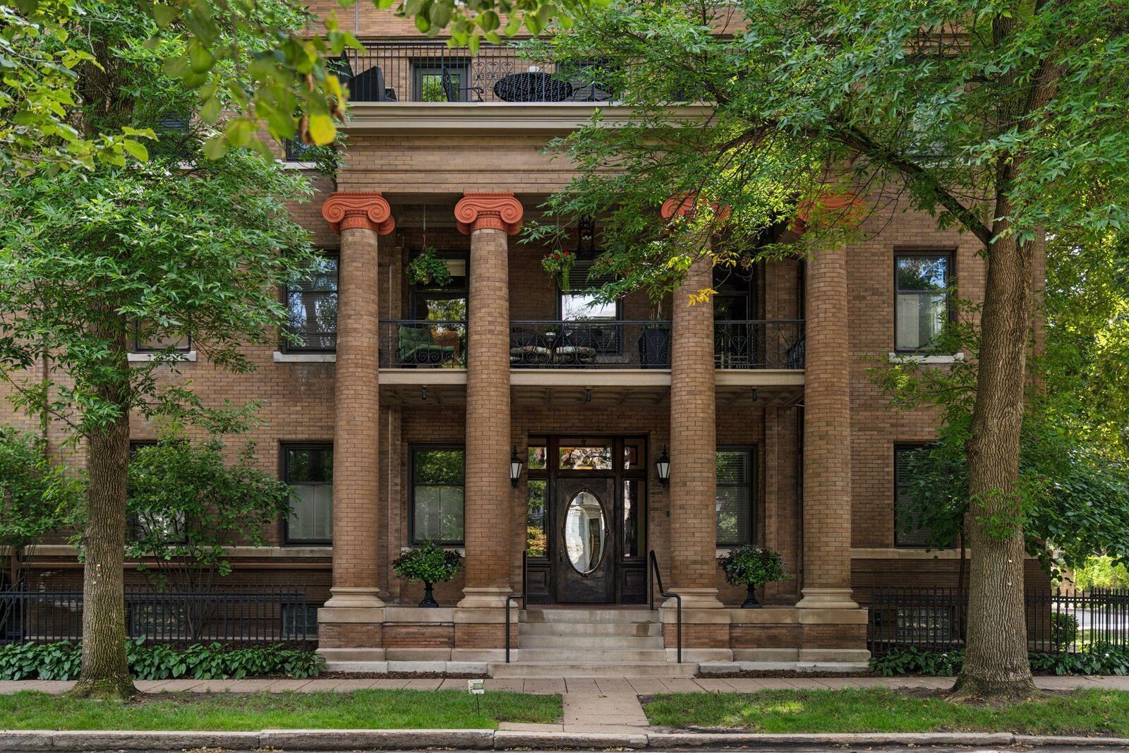 Property Photo:  438 Portland Avenue 4  MN 55102 